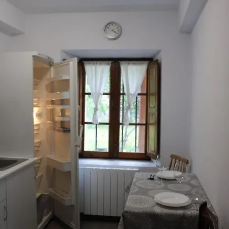 “la Casa Del Guarda” *